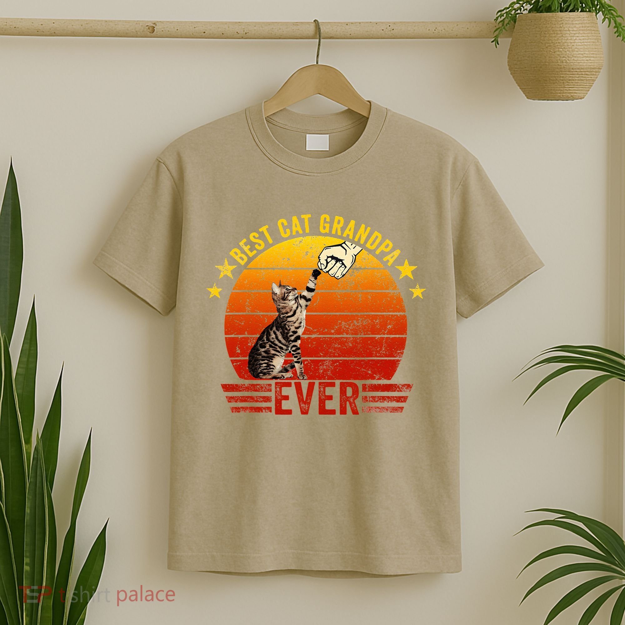 Best Cat Grandpa Ever Funny Fist Bump Gesture Vintage Style T-Shirt