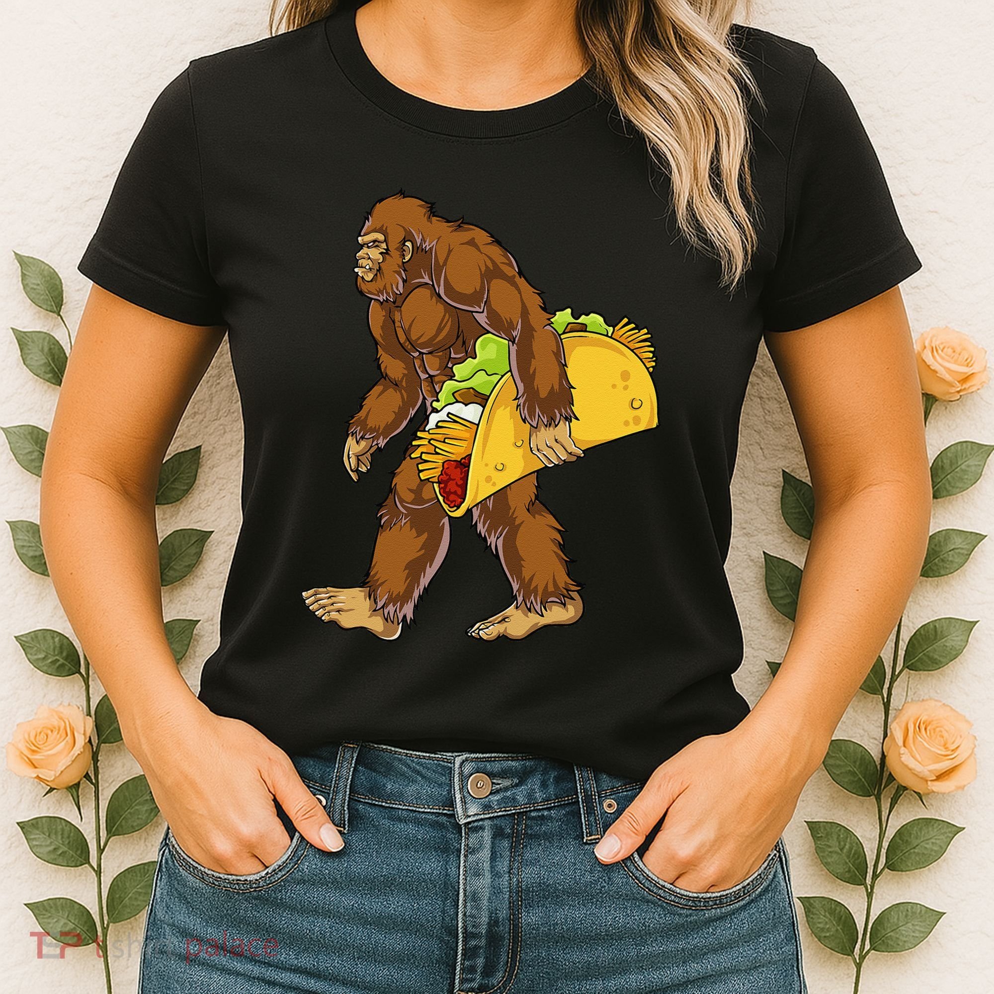 Bigfoot Carrying Taco Funny Cinco De Mayo Sasquatch Funny Women's T-Shirt