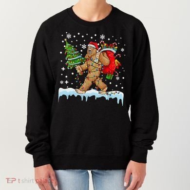Bigfoot Christmas Tree Lights Xmas Sasquatch Lovers Women's Sweatshirt