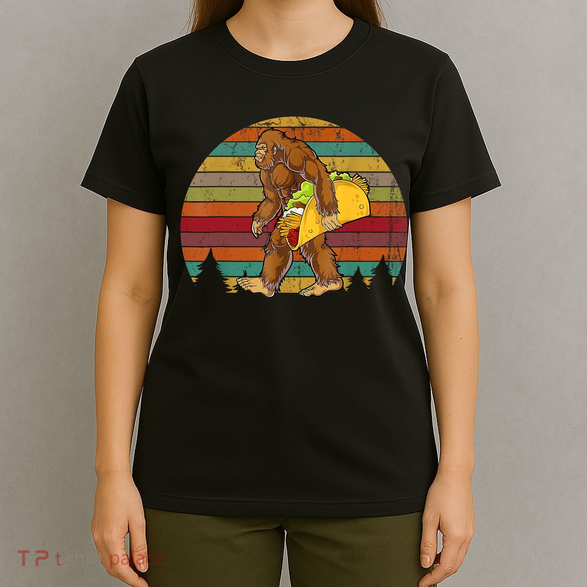 Bigfoot Carrying Taco Funny Cinco De Mayo Boy Men Sasquatch T-Shirt