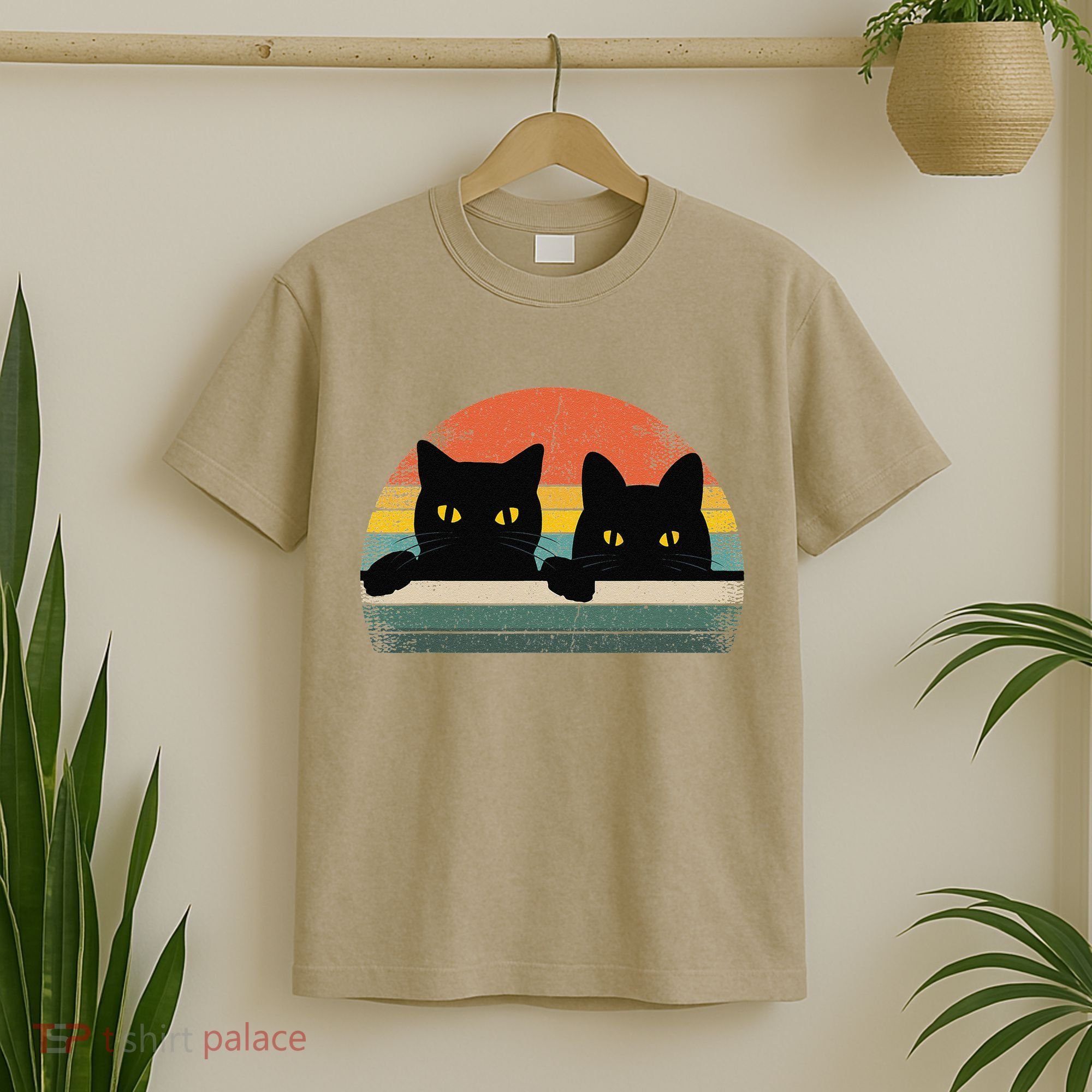 Black Cat Vintage Retro Style Cats Lover Gift T-Shirt