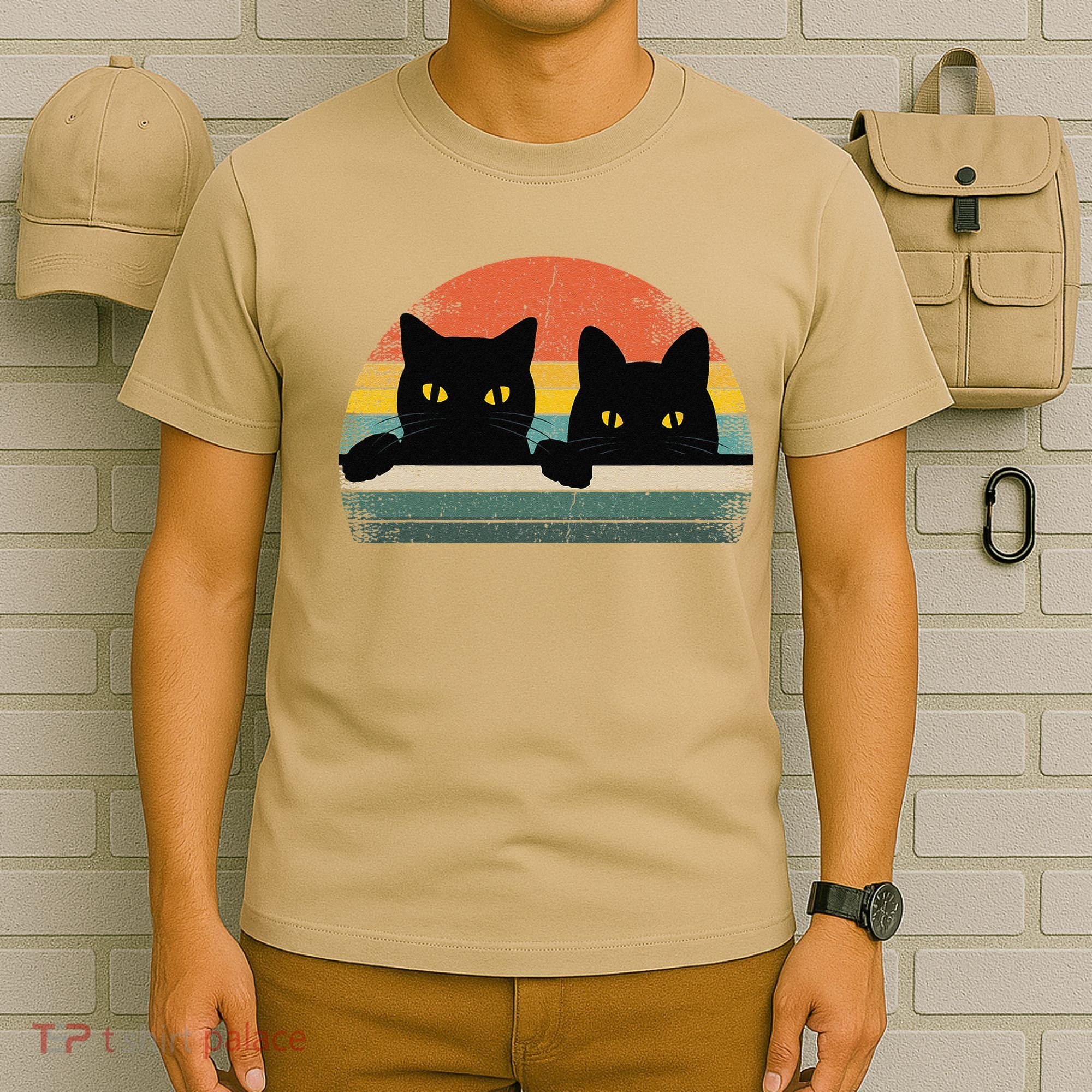 Black Cat Vintage Retro Style Cats Lover Gift T-Shirt