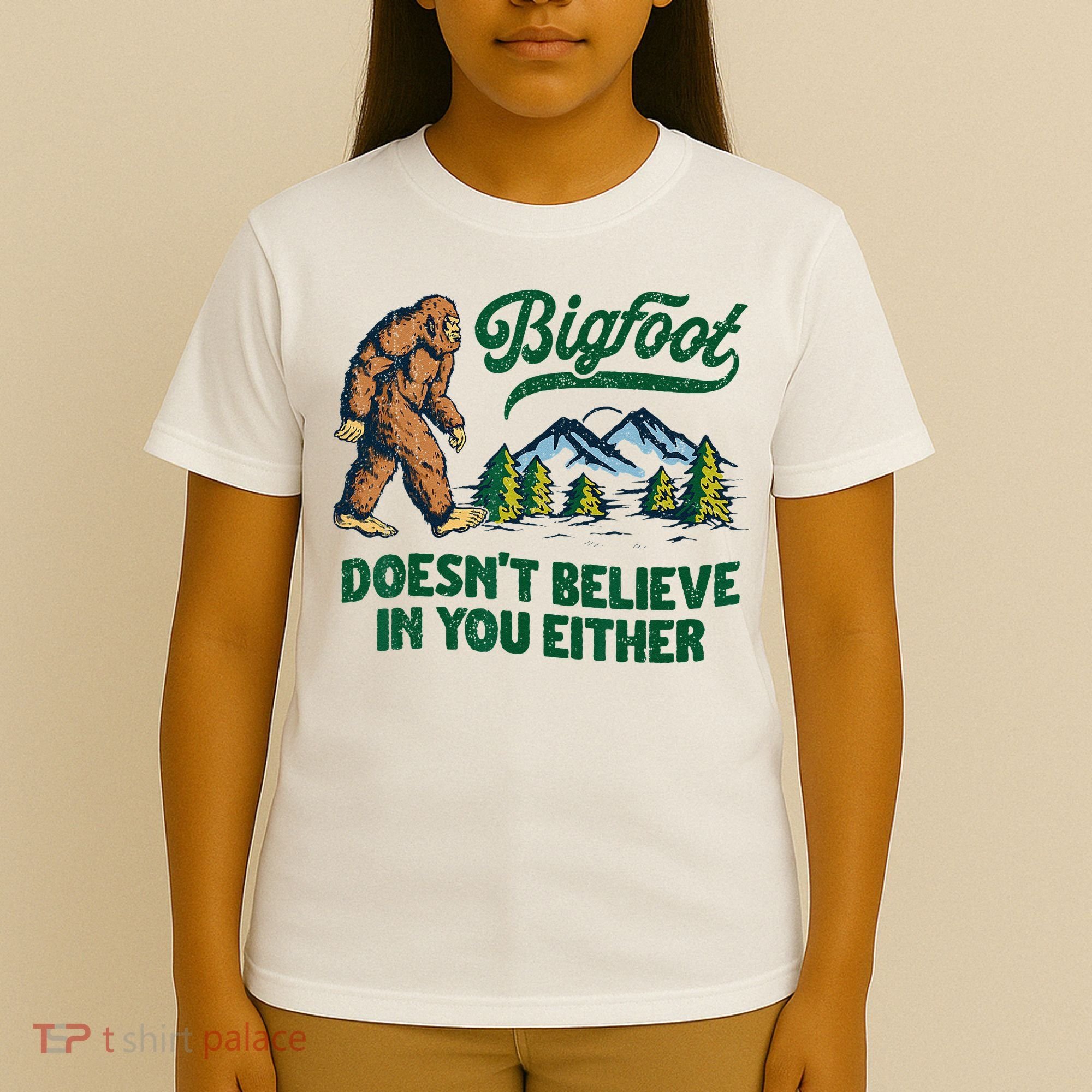 Bigfoot Doesn't Believe In You Either Funny Sasquatch Retro T-Shirt
