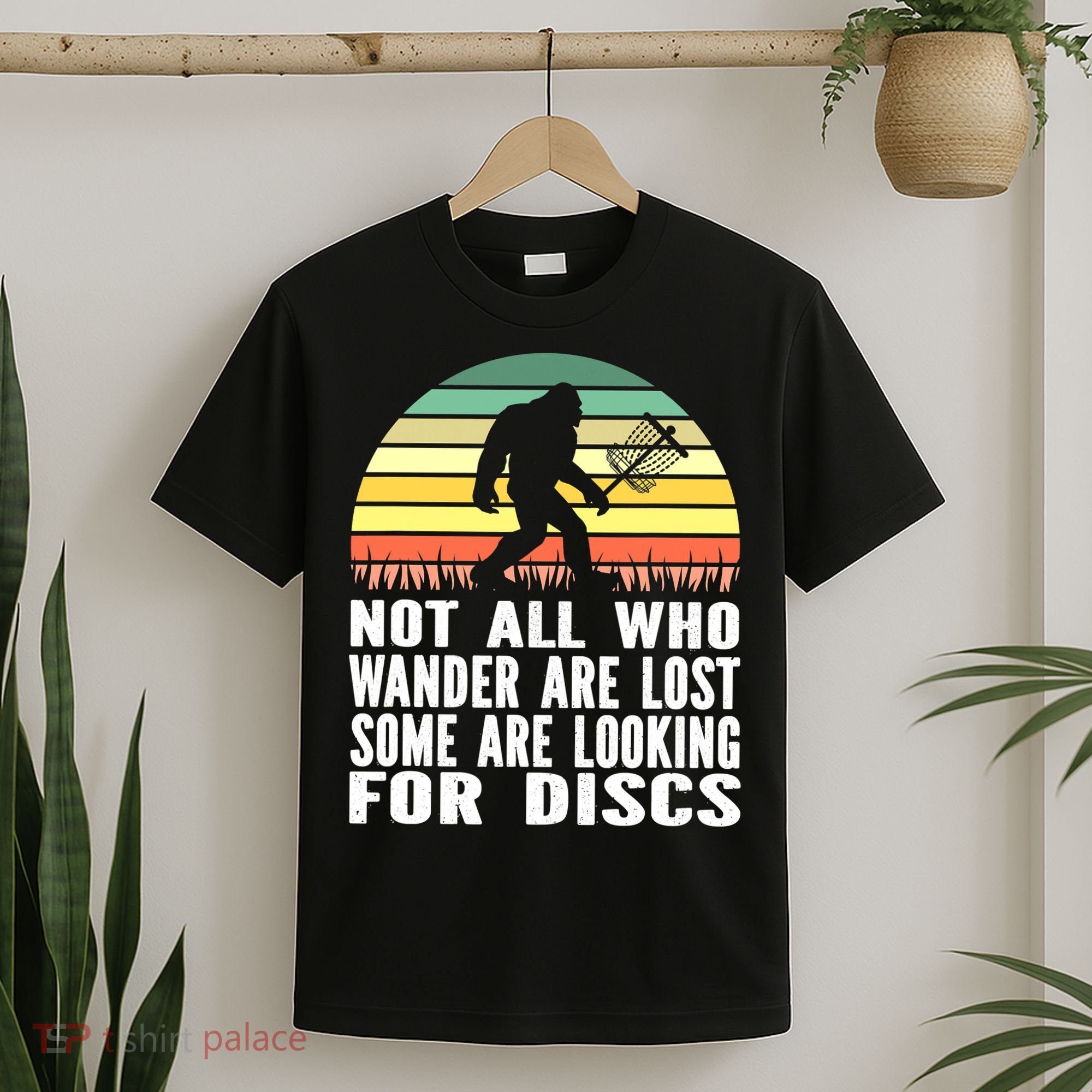 Bigfoot Disc Golf Sasquatch Funny Golf Ultimate T-Shirt