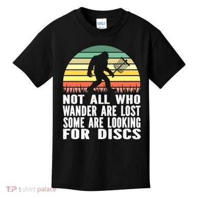 Bigfoot Disc Golf Sasquatch Funny Golf Ultimate Kids T-Shirt