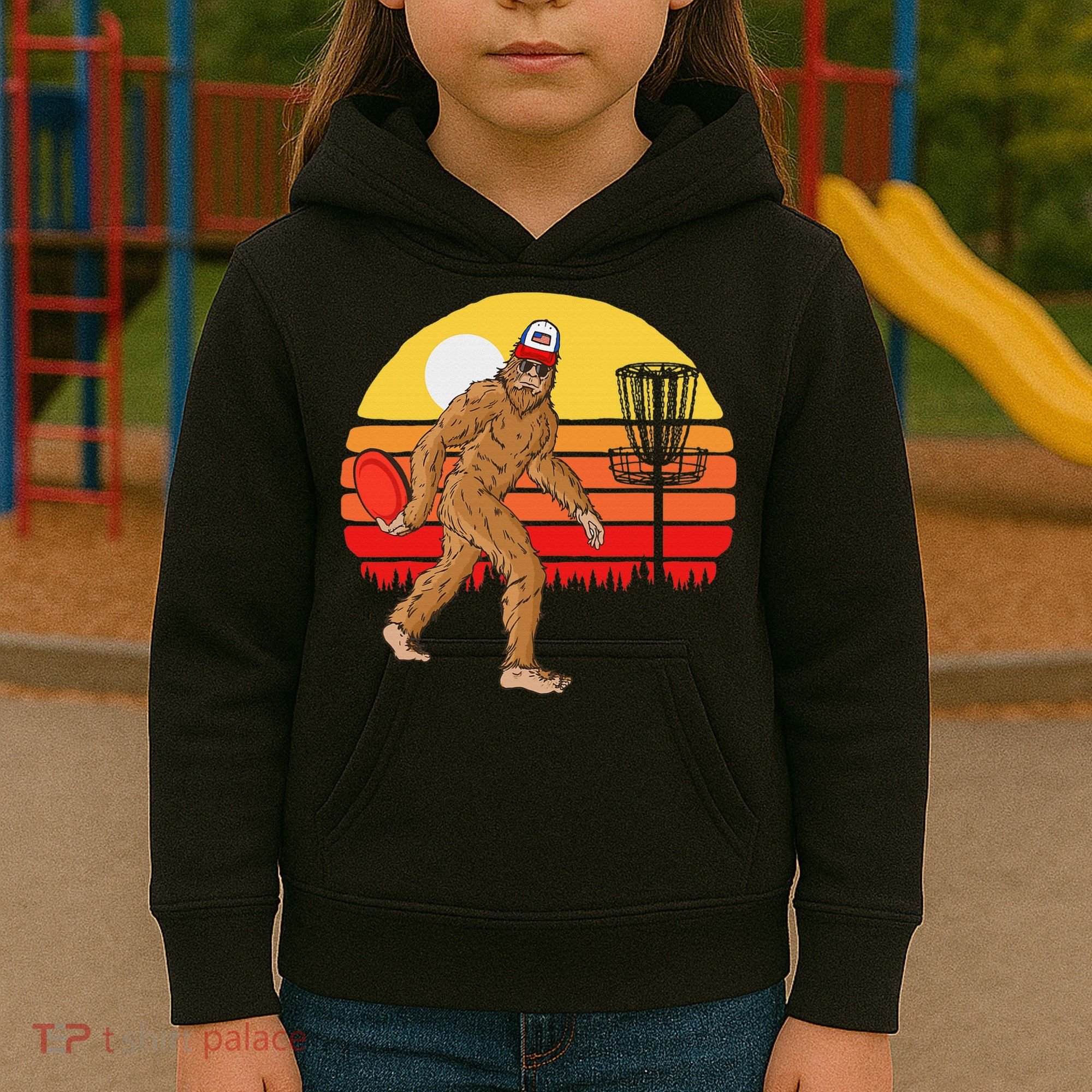 Bigfoot Disc Golf Cryptid Sasquatch Disc Golfer Kids Hoodie