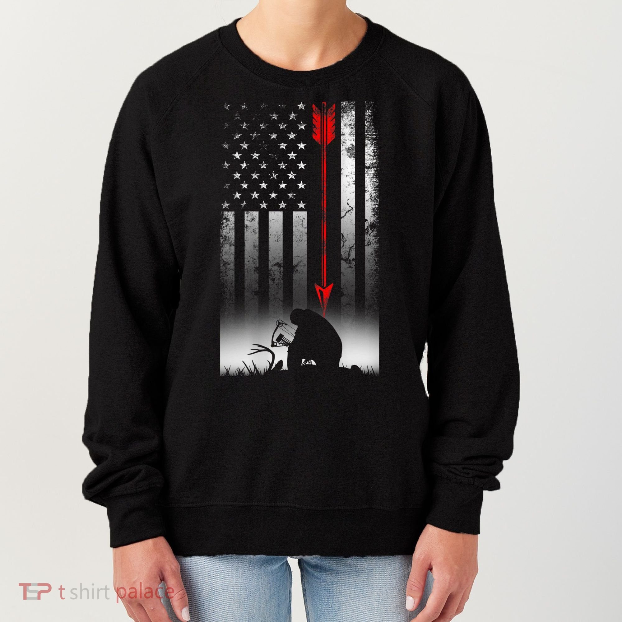 Bow Deer Hunting American Flag For Bow Hunting Women's Sweatshirt