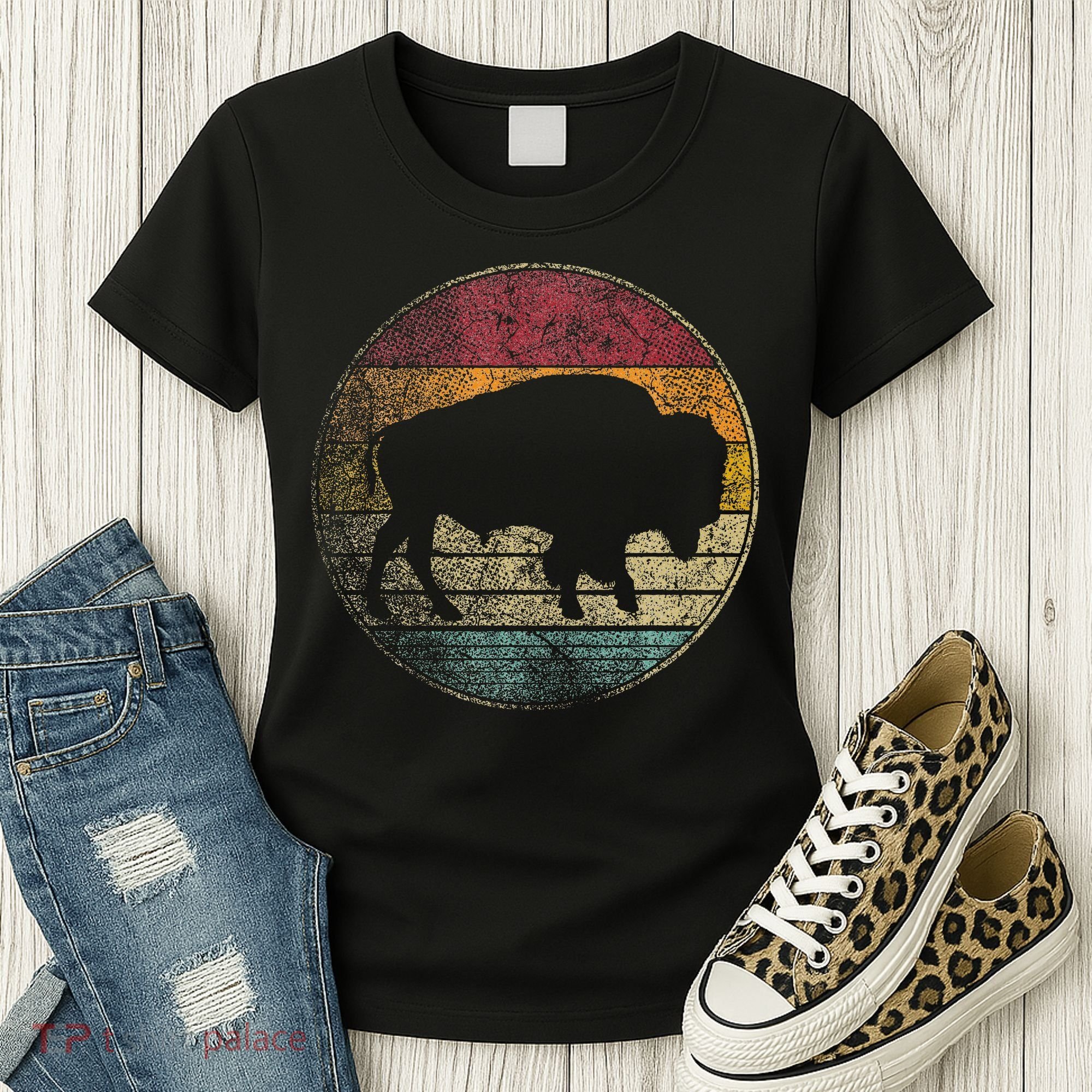 Buffalo Distressed Retro Bison Animal Lover Women's T-Shirt