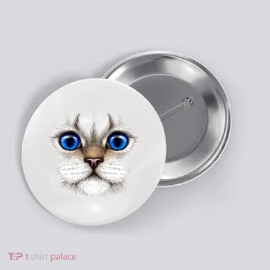 Blue Eyed Realistic Cat Face Button