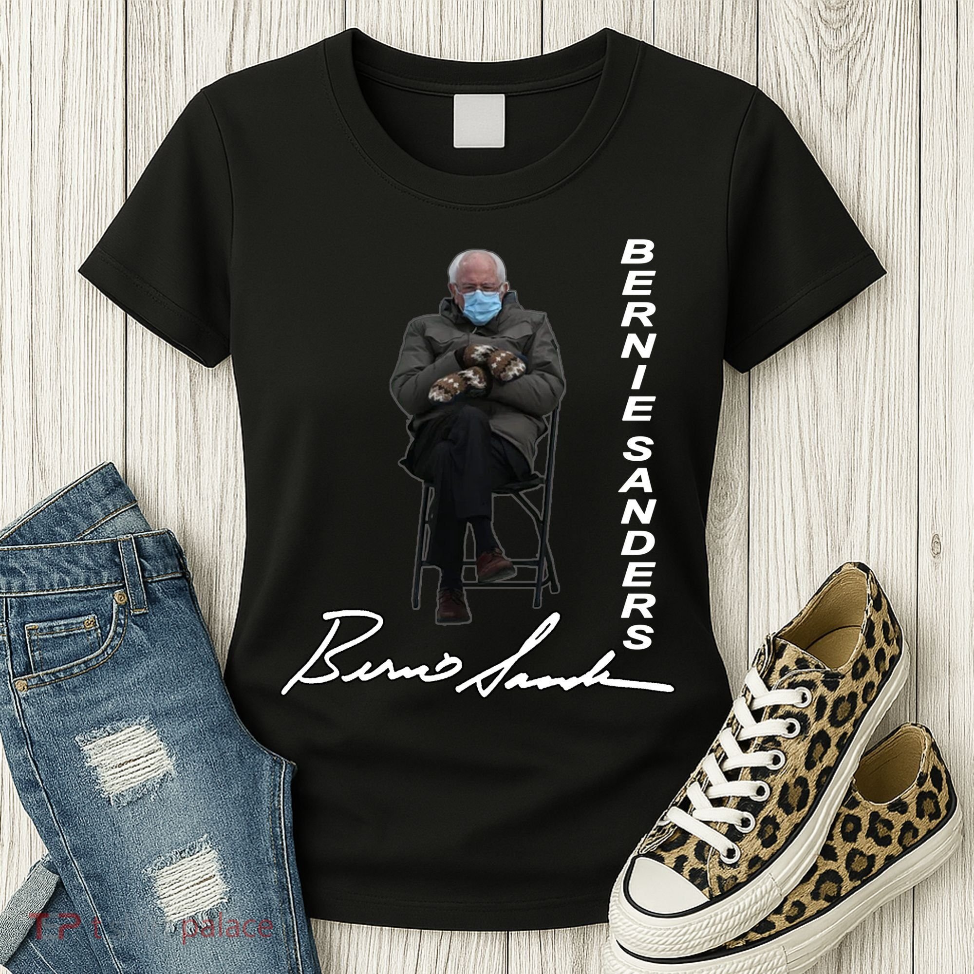Bernie Sanders Mitten Meme Signature Women's T-Shirt