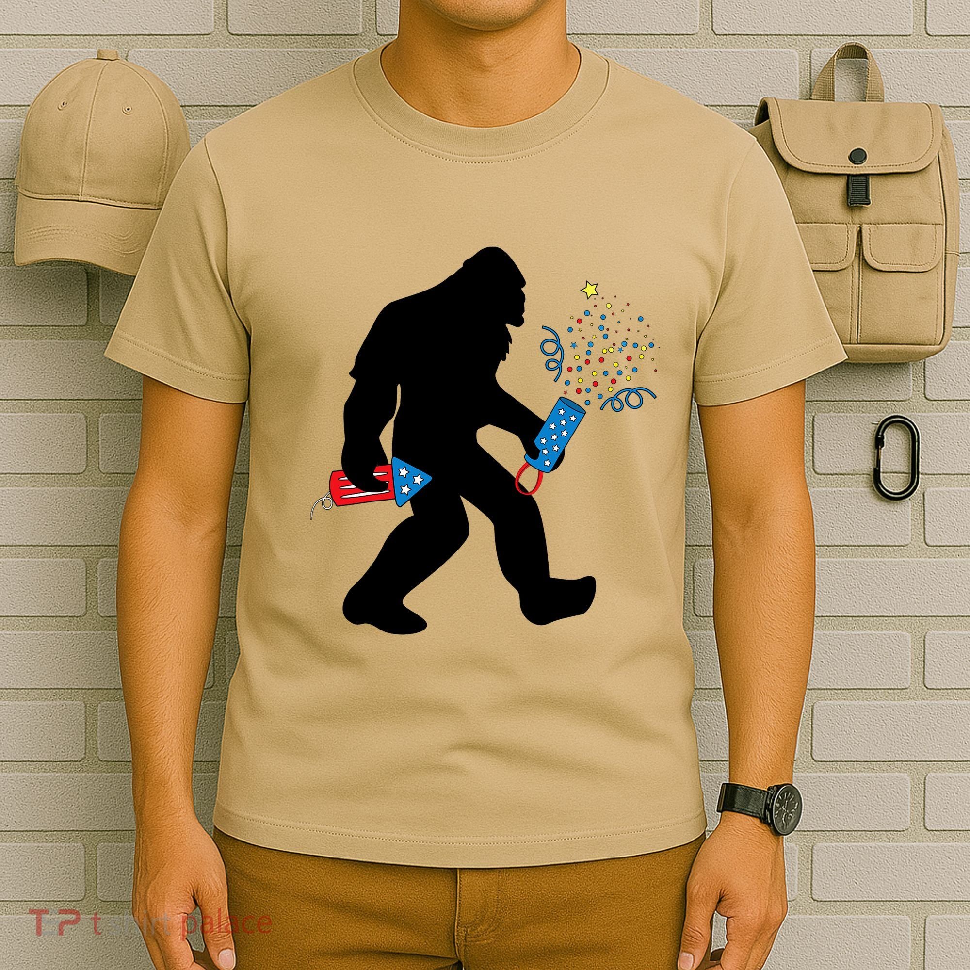 Bigfoot Fireworks 4th of July Bigfoot America  T-Shirt