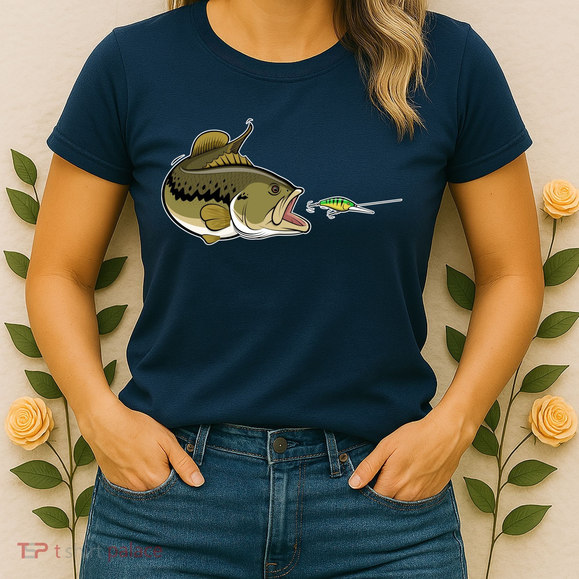Bass Fish Chasing Lure Hook Fishing Fan Women's T-Shirt
