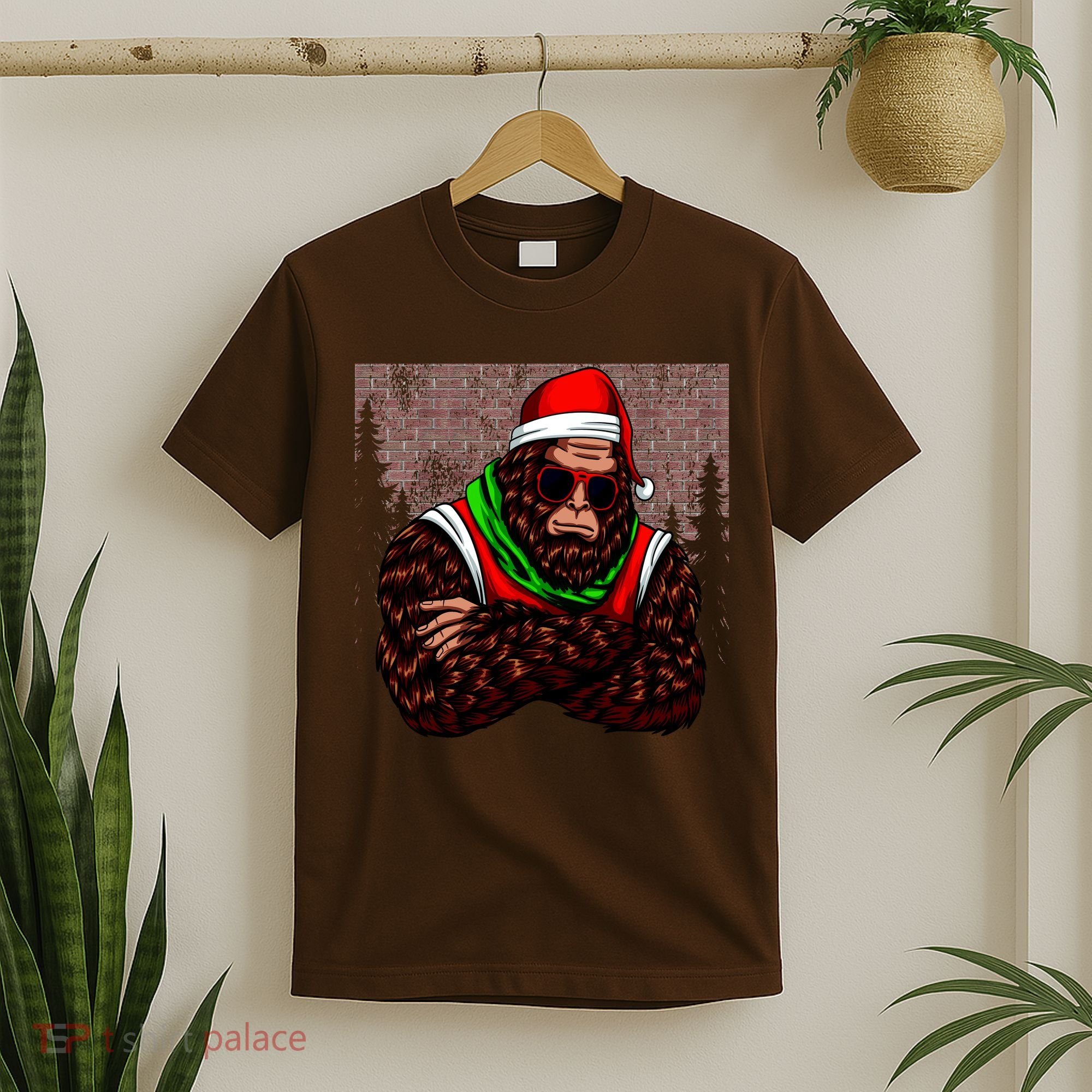 Bigfoot Funny Christmas Hipster T-Shirt