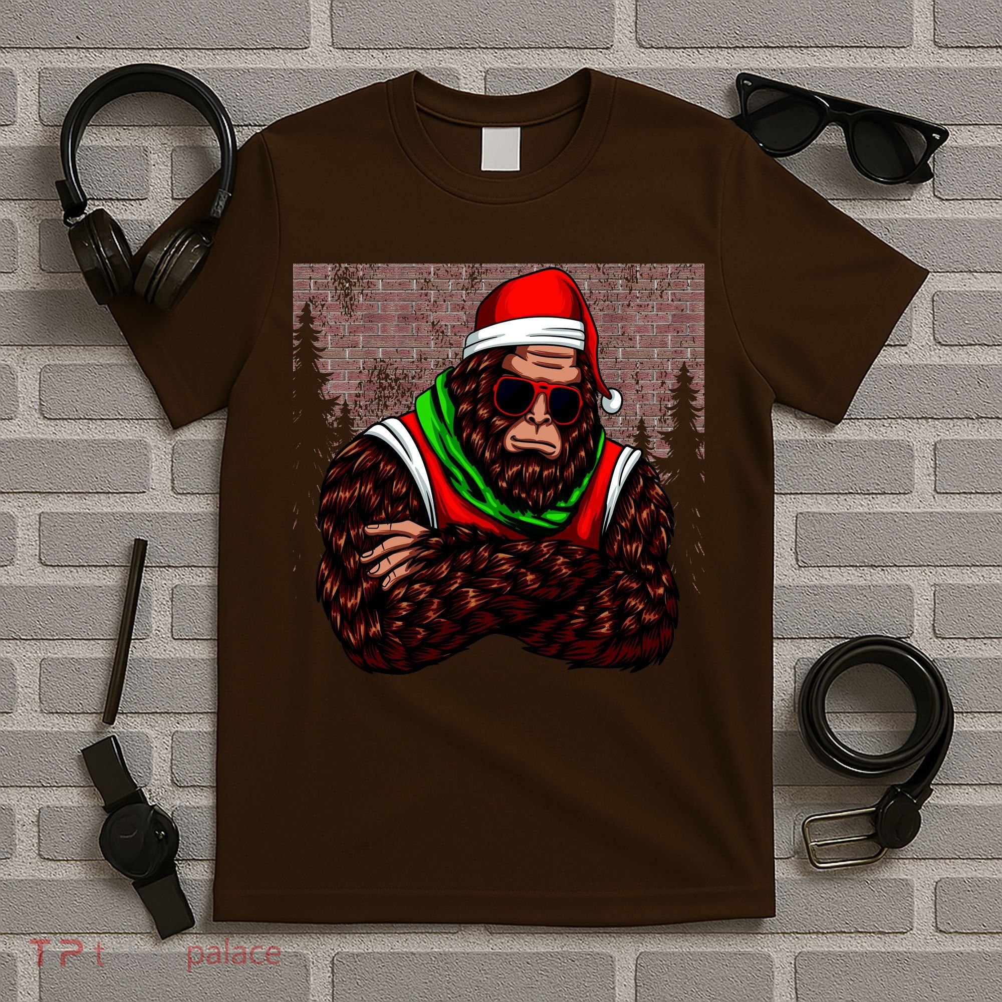 Bigfoot Funny Christmas Hipster T-Shirt