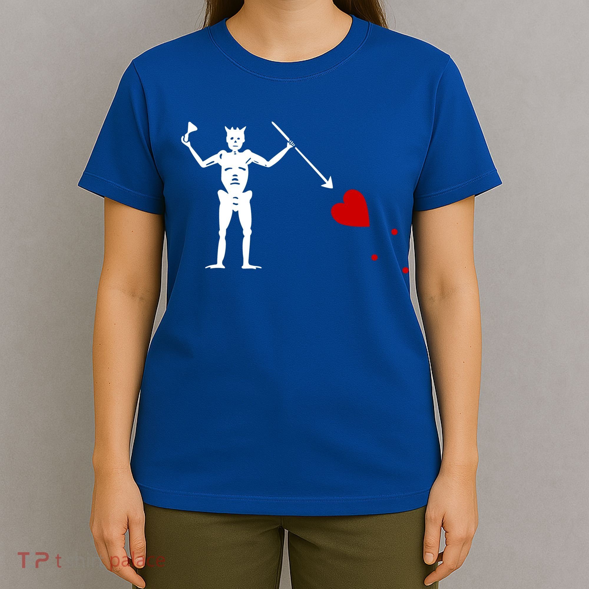 Blackbeard Flag Gift Jolly Roger Skull And Crossbones T-Shirt