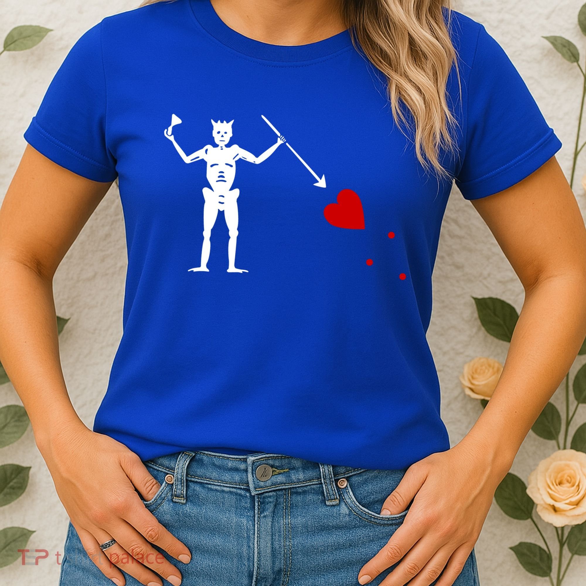 Blackbeard Flag Gift Jolly Roger Skull And Crossbones Women's T-Shirt