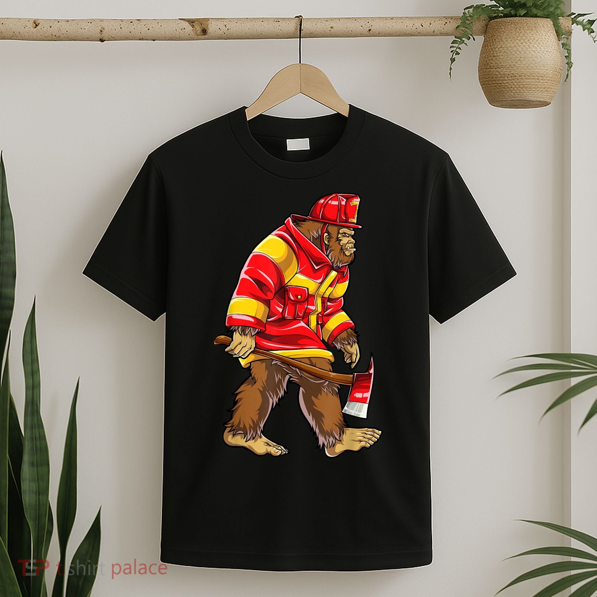 Bigfoot Firefighter Men Thin Red Line Sasquatch Lover T-Shirt