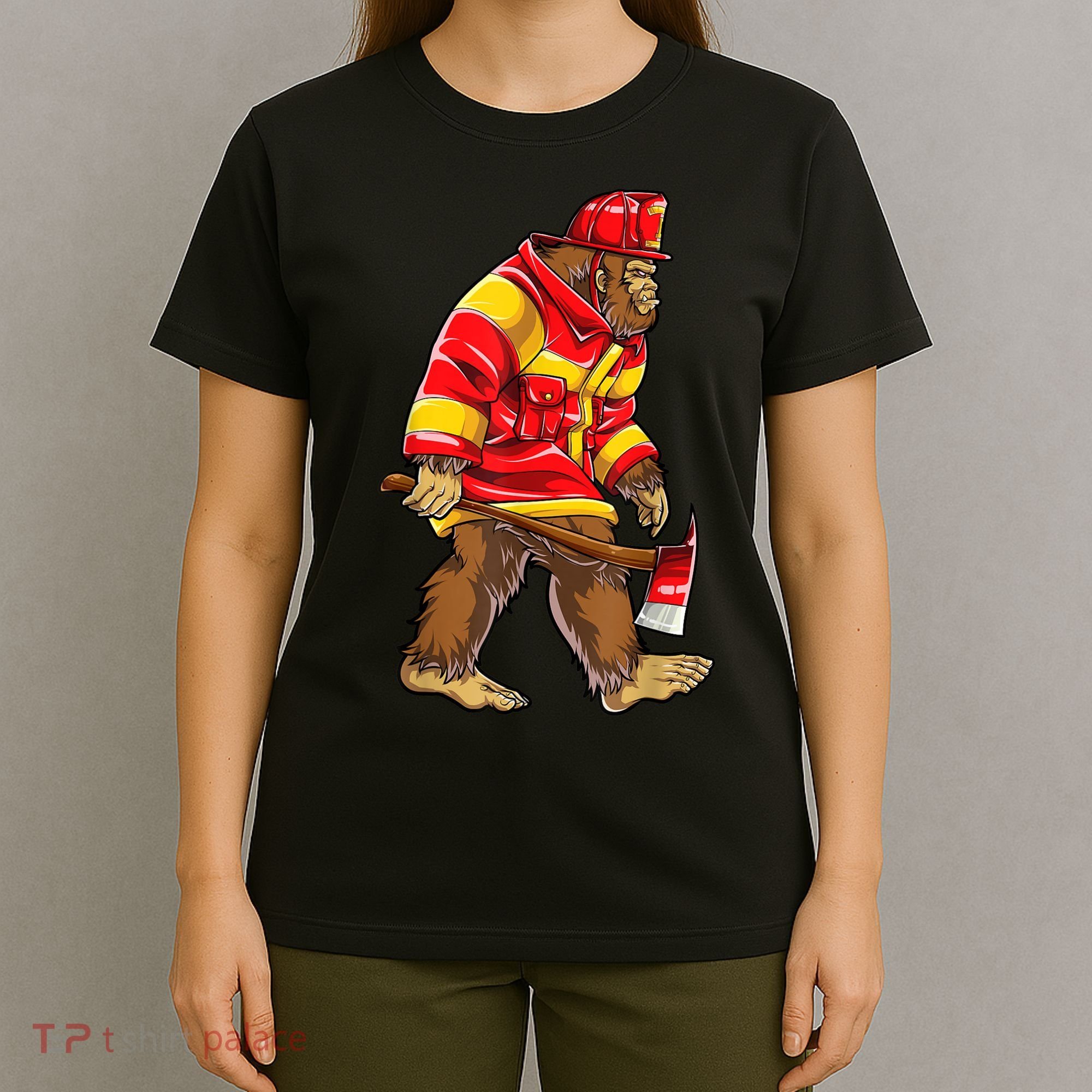 Bigfoot Firefighter Men Thin Red Line Sasquatch Lover T-Shirt