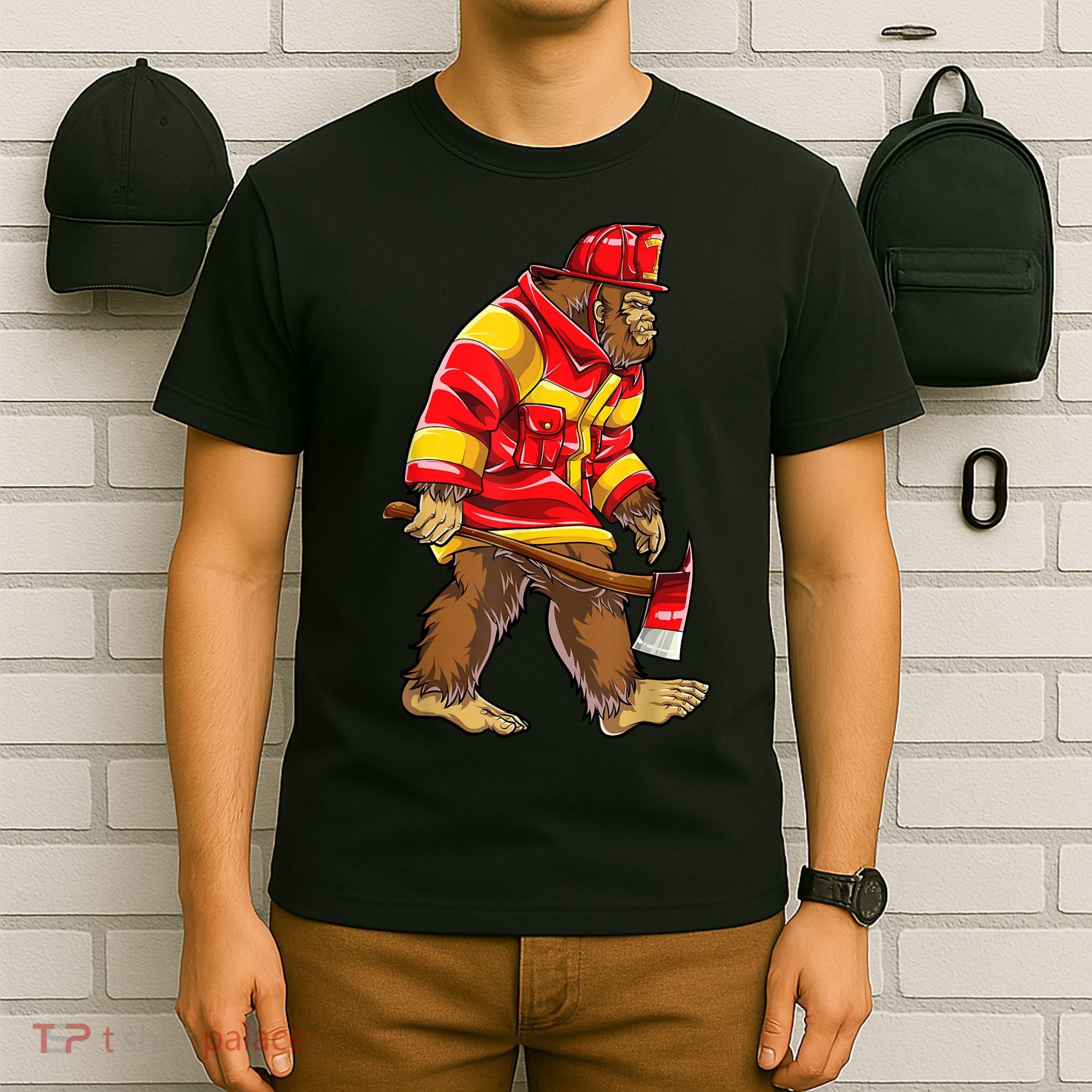 Bigfoot Firefighter Men Thin Red Line Sasquatch Lover T-Shirt