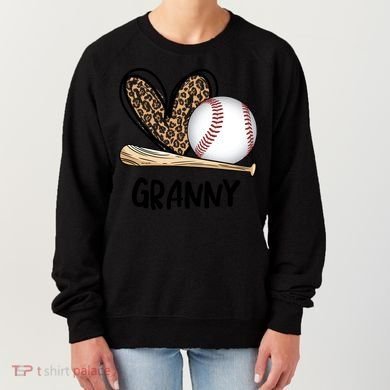 Baseball Granny Leopard Heart Baseball Lover Great Gift Women's Sweatshirt