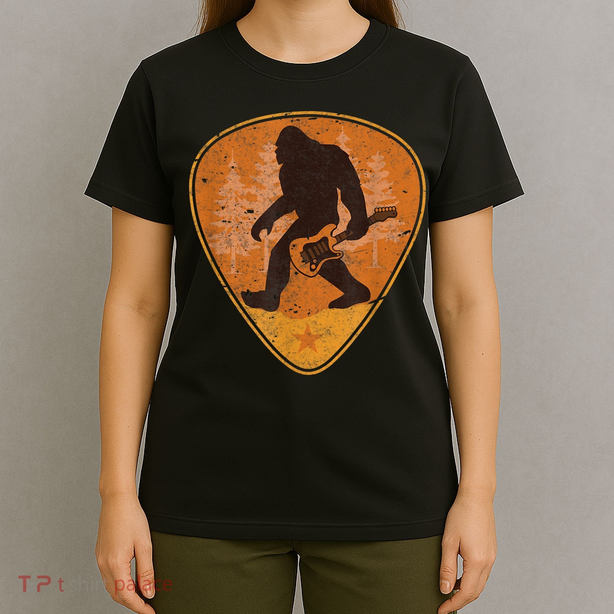 Bigfoot Guitar Sasquatch Yeti Guitarist Music Men T-Shirt