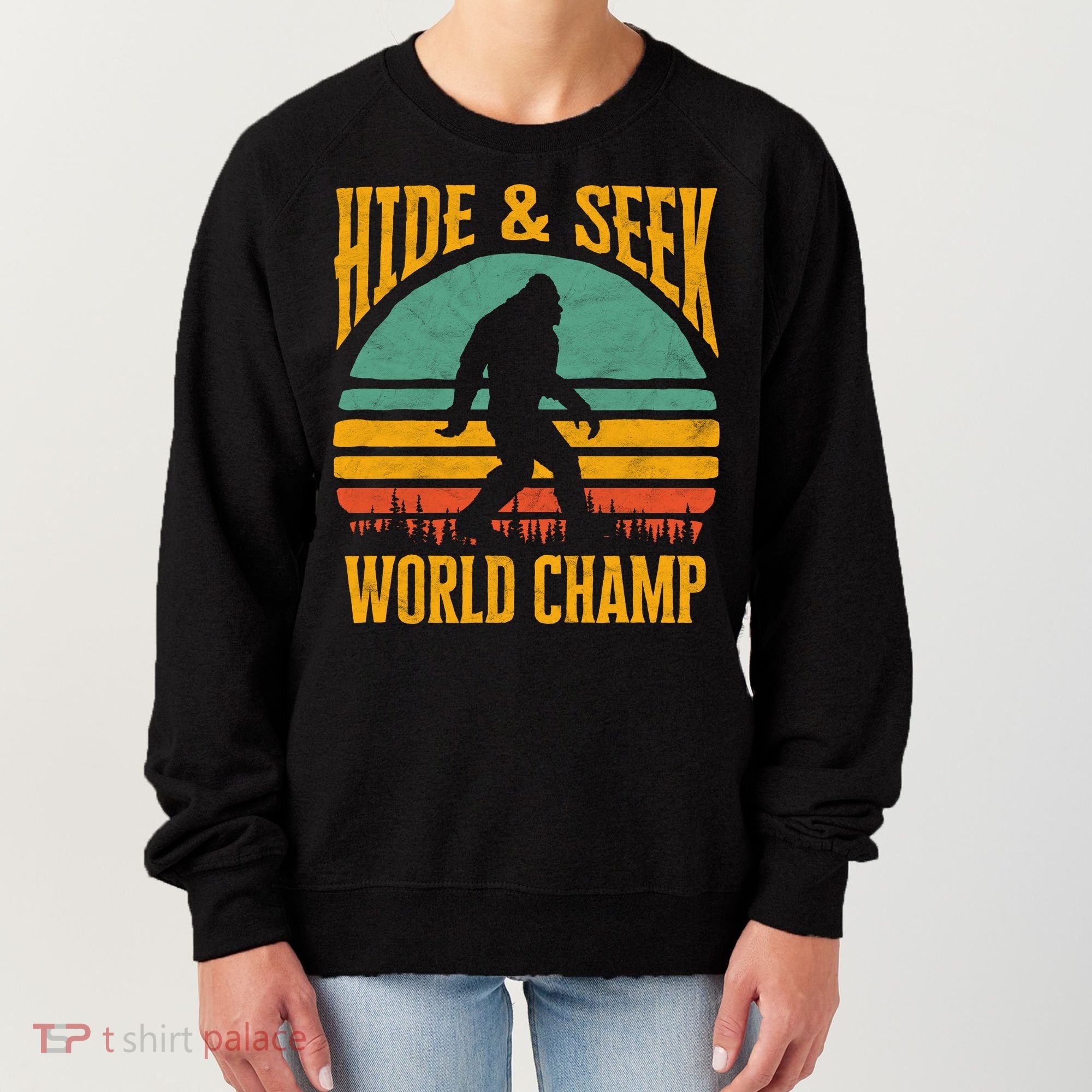 Bigfoot Hide And Seek Champ Sasquatch Retro 70s Gift Women's Sweatshirt