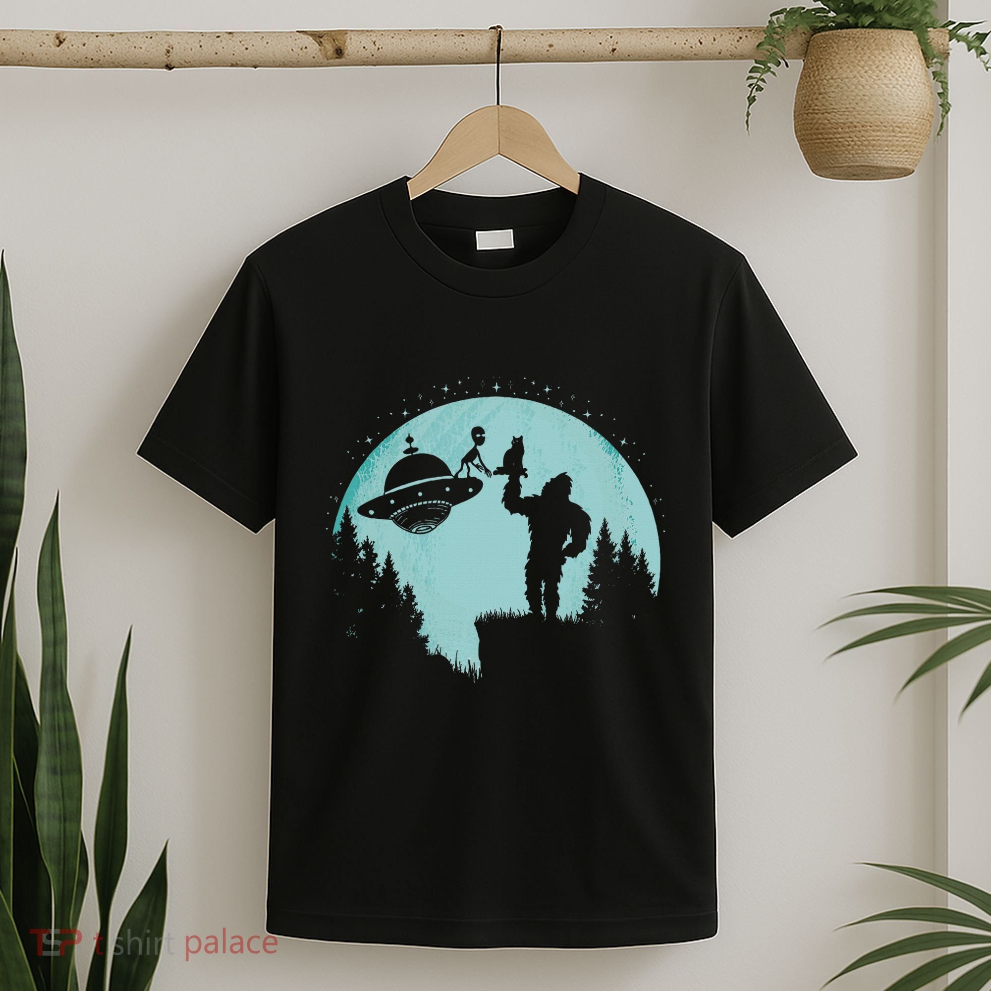 Bigfoot Holding A Cat Funny Alien Riding Ufo Sasquatch Cat T-Shirt