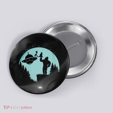 Bigfoot Holding A Cat Funny Alien Riding Ufo Sasquatch Cat Button