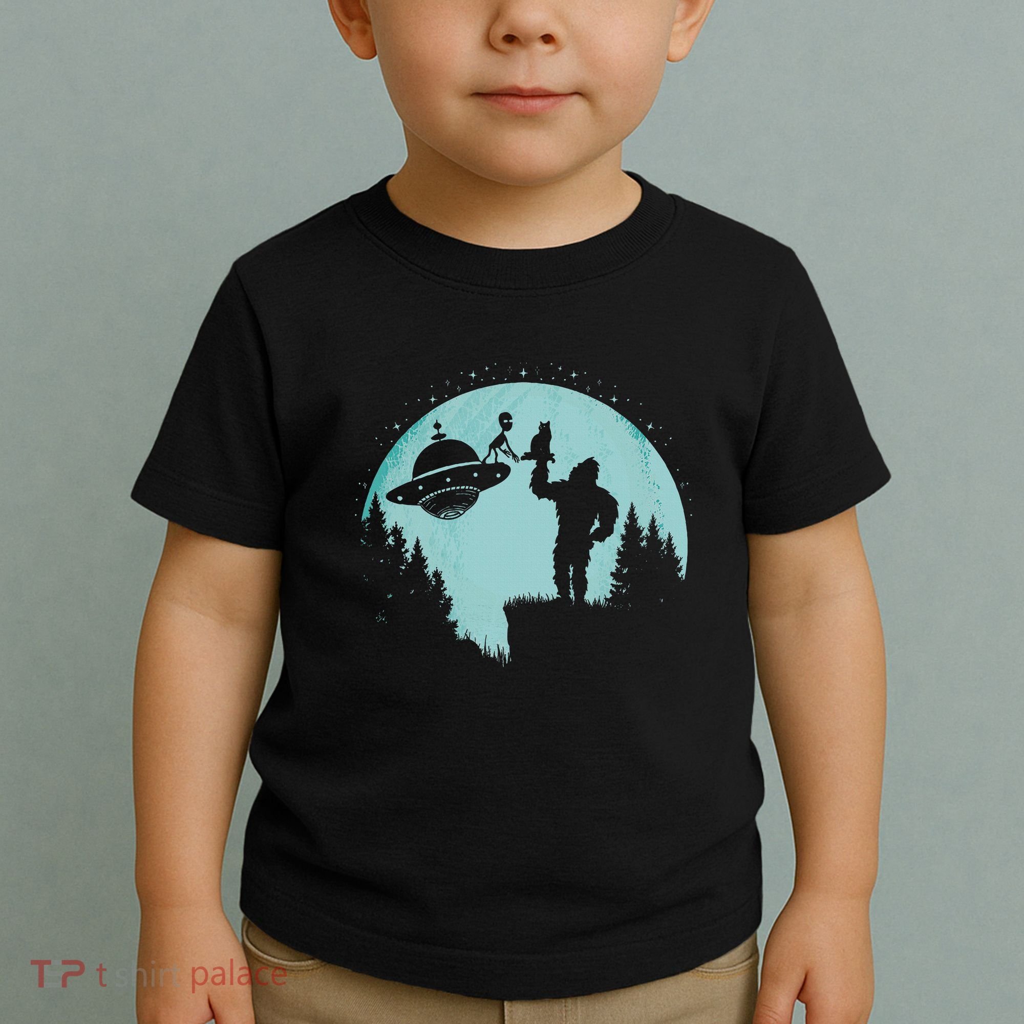 Bigfoot Holding A Cat Funny Alien Riding Ufo Sasquatch Cat Toddler T-Shirt