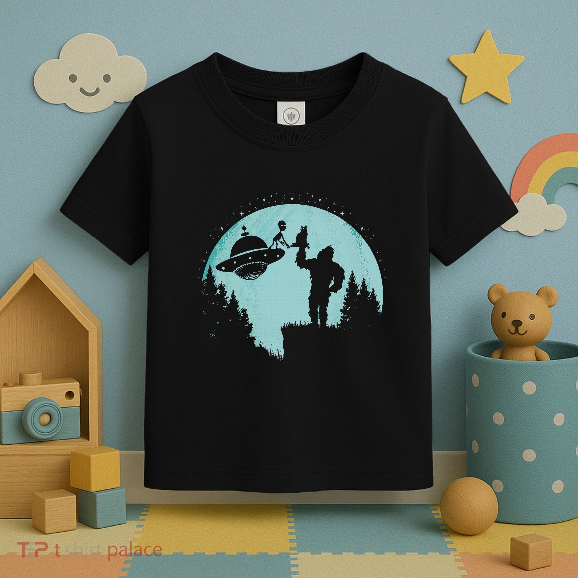 Bigfoot Holding A Cat Funny Alien Riding Ufo Sasquatch Cat Toddler T-Shirt