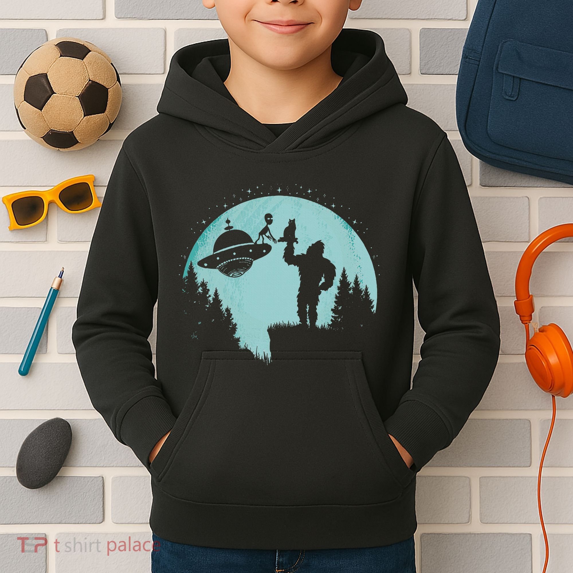 Bigfoot Holding A Cat Funny Alien Riding Ufo Sasquatch Cat Kids Hoodie