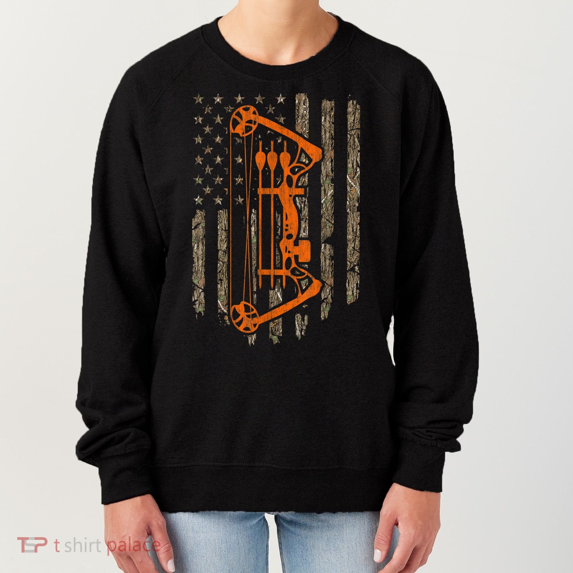 Bow Hunting American Flag Hunter Archery Tree Camouflage Women's Sweatshirt