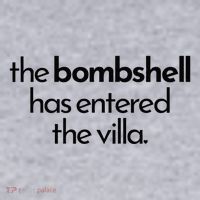 Bombshell Has Entered The Villa Funy Got A Text Chat Meme Women's Sweatshirt thumb 2