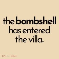 Bombshell Has Entered The Villa Funy Got A Text Chat Meme Tote Bag thumb 4