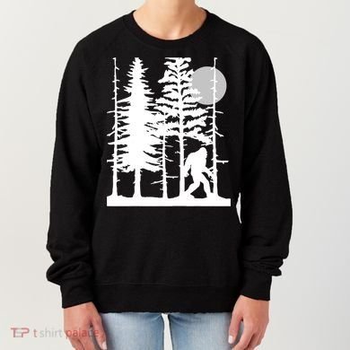 Bigfoot Hiding In Forest For Sasquatch Believers Women's Sweatshirt