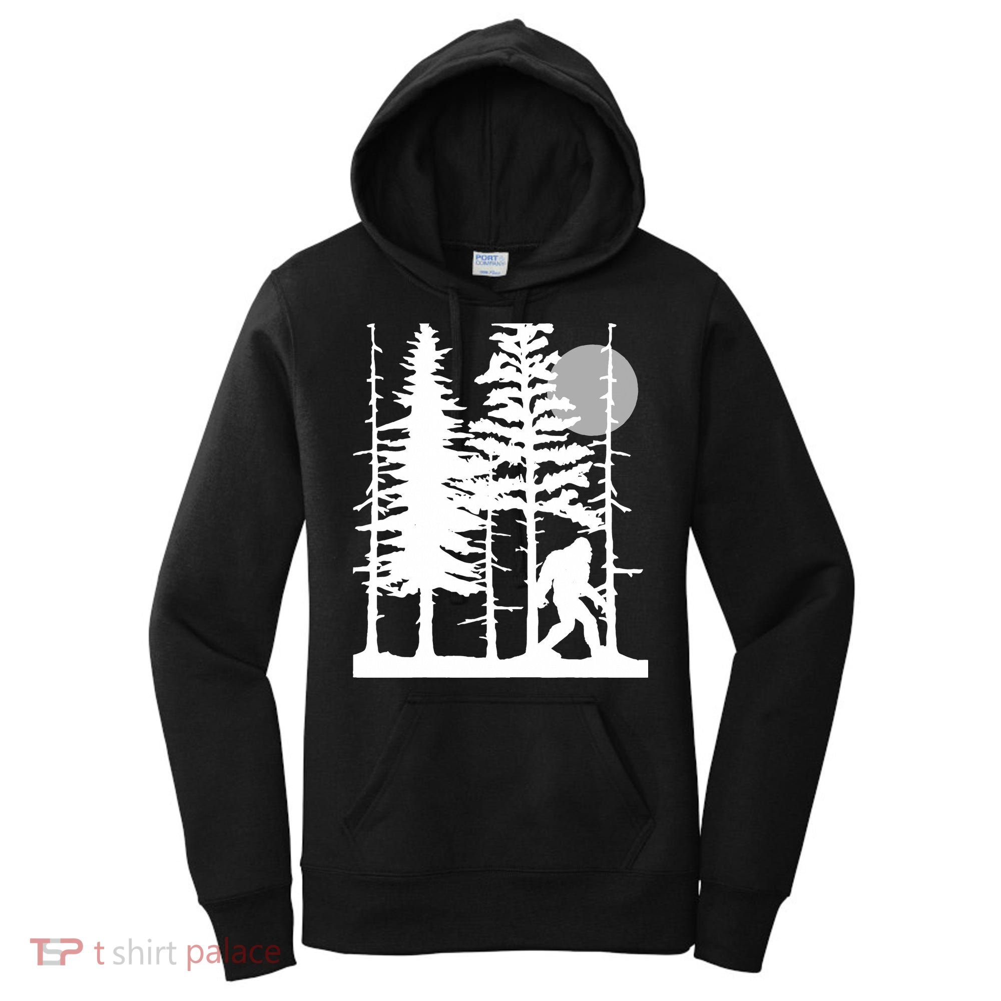 Bigfoot Hiding In Forest For Sasquatch Believers Women's Hoodie