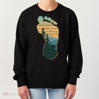 Bigfoot Wilderness Footprint Women's Sweatshirt