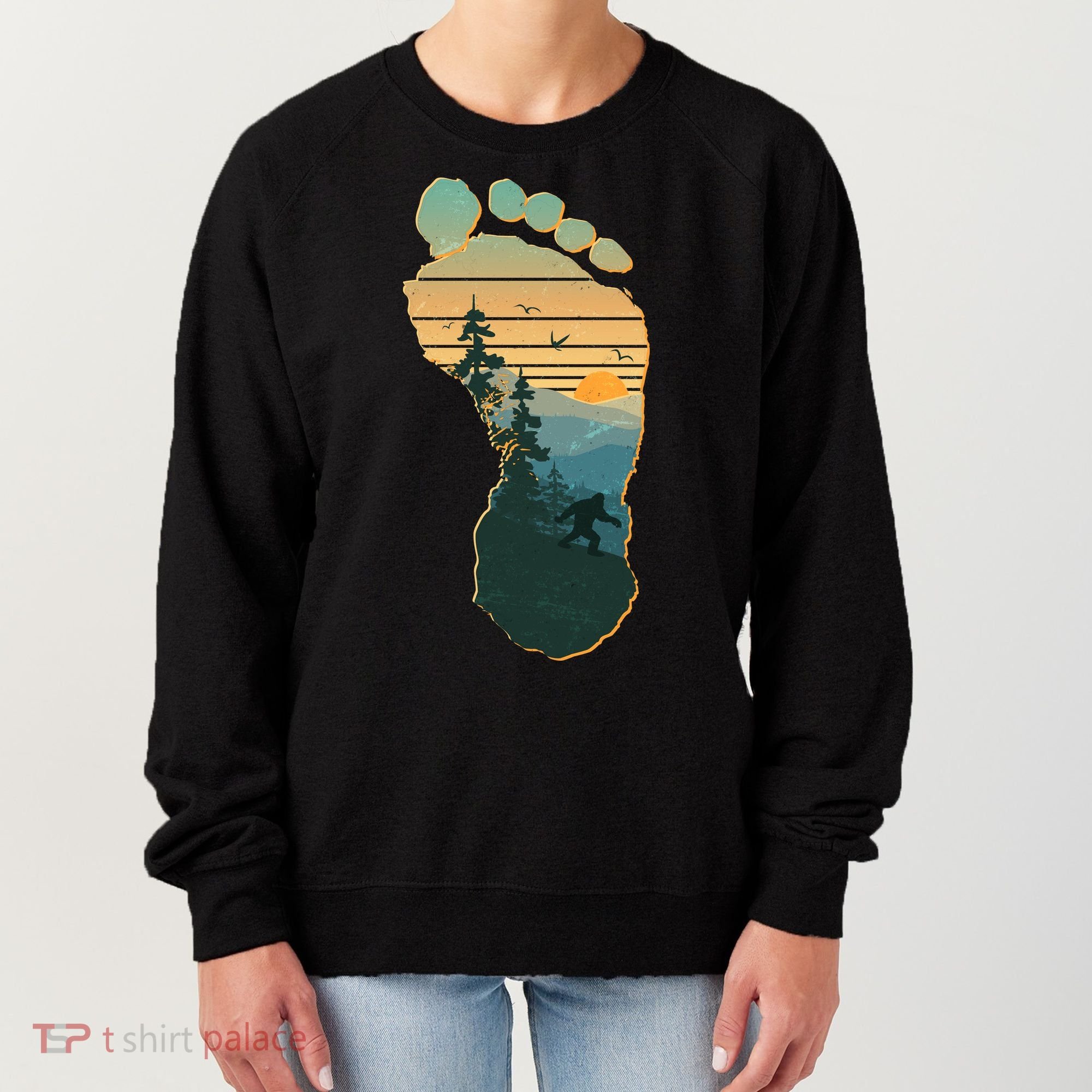 Bigfoot Wilderness Footprint Women's Sweatshirt