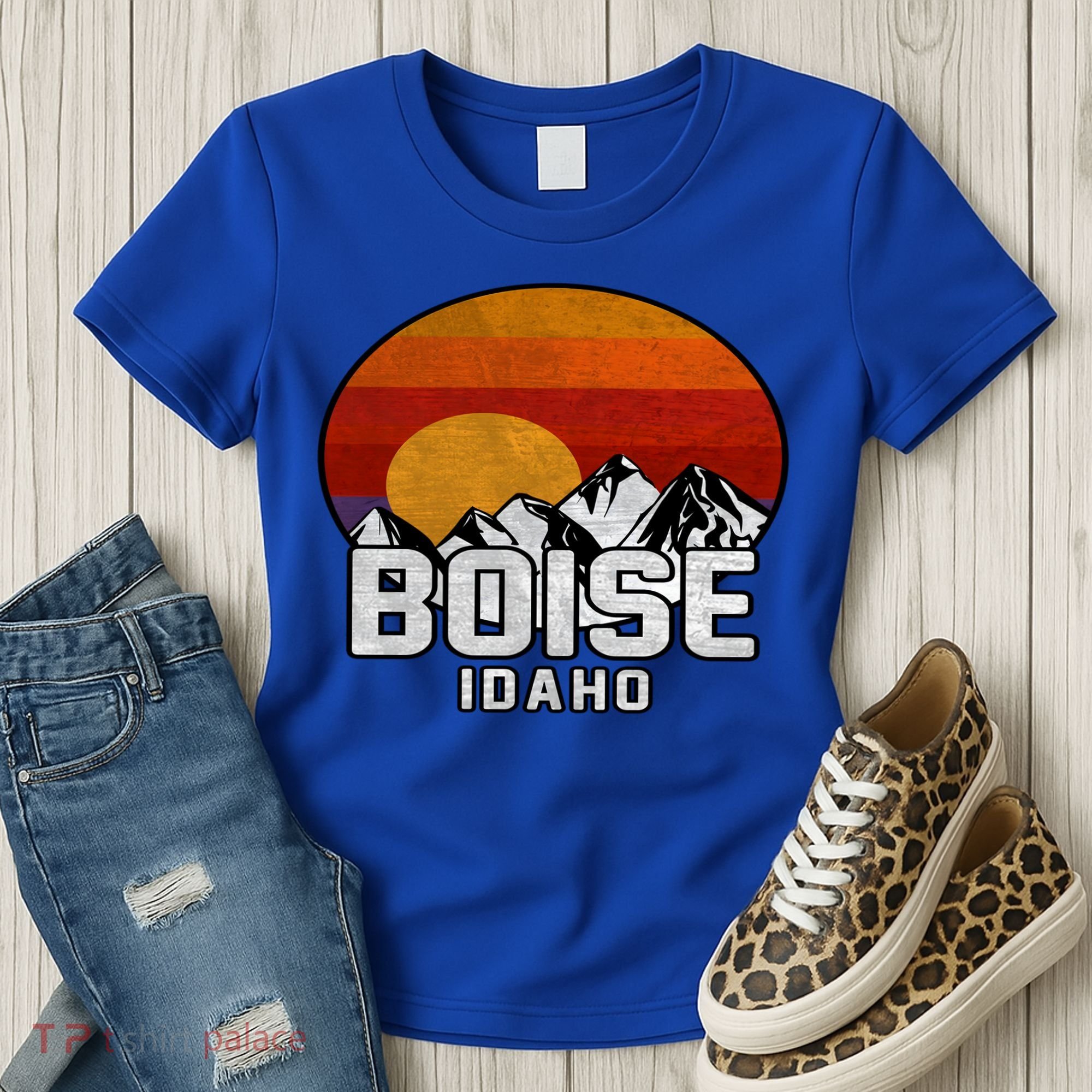 Boise Idaho Retro Mountain Sunset Gift Women's T-Shirt