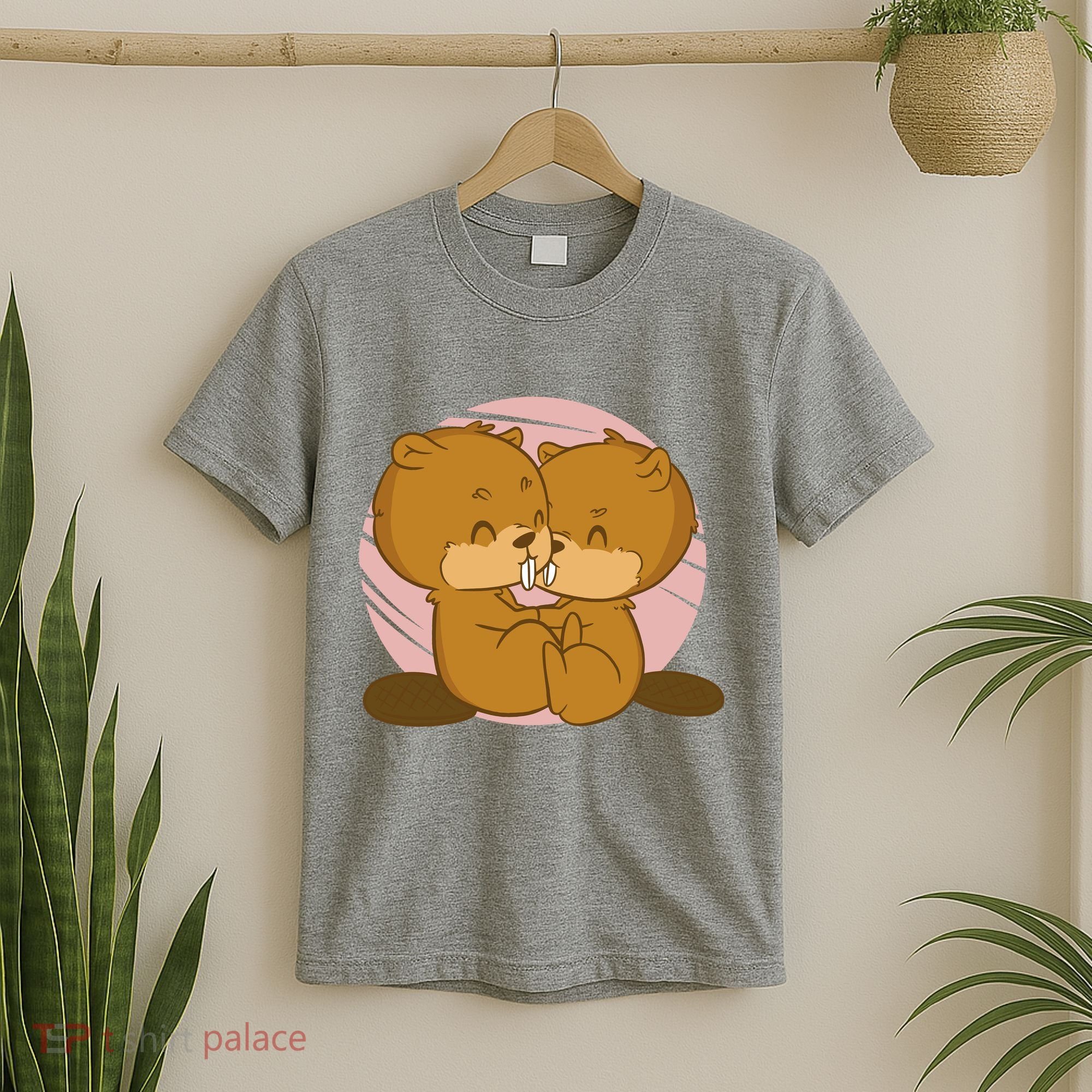 Beavers Kissing Cute Gift T-Shirt