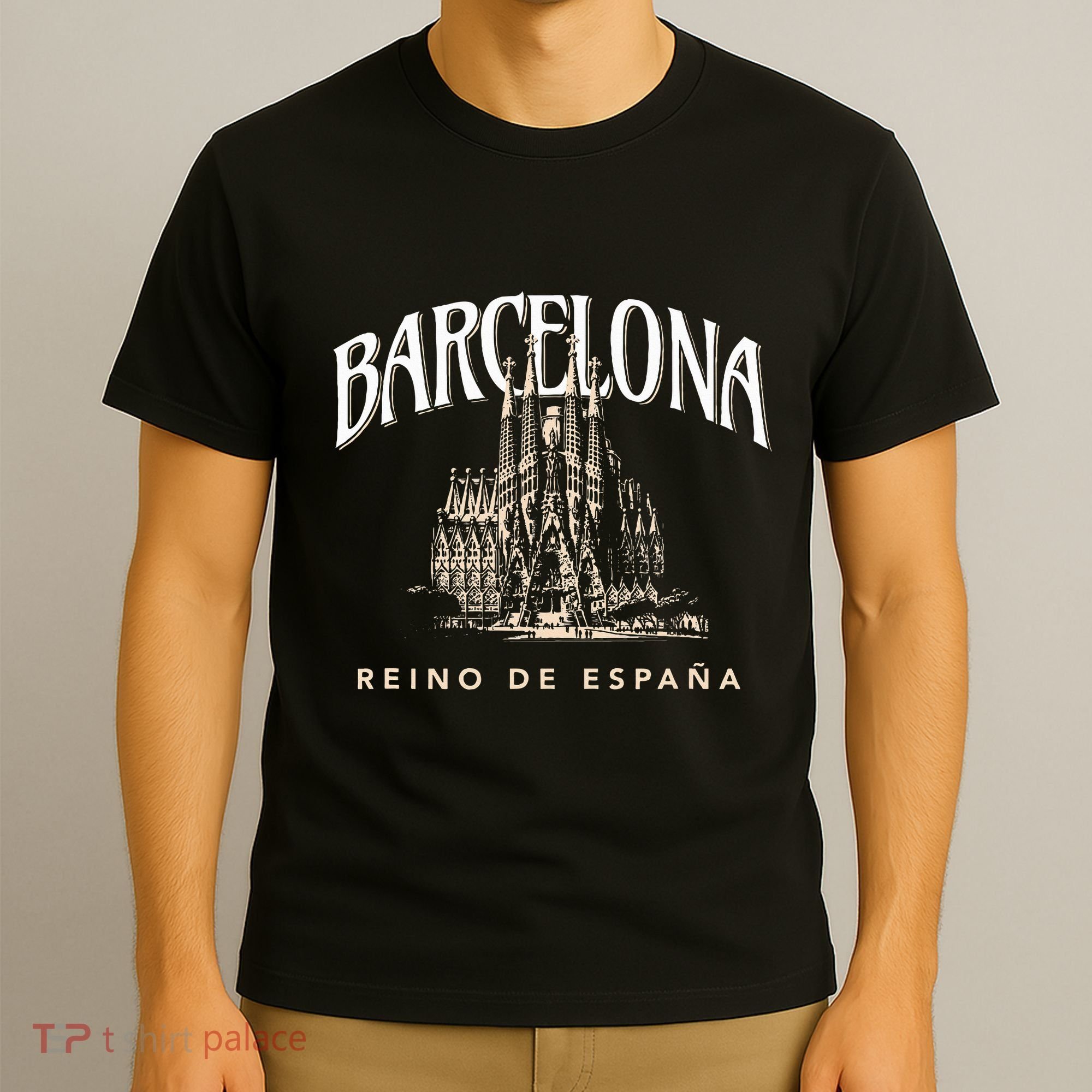 Barcelona La Familia Sagrada Reino De EspañA T-Shirt