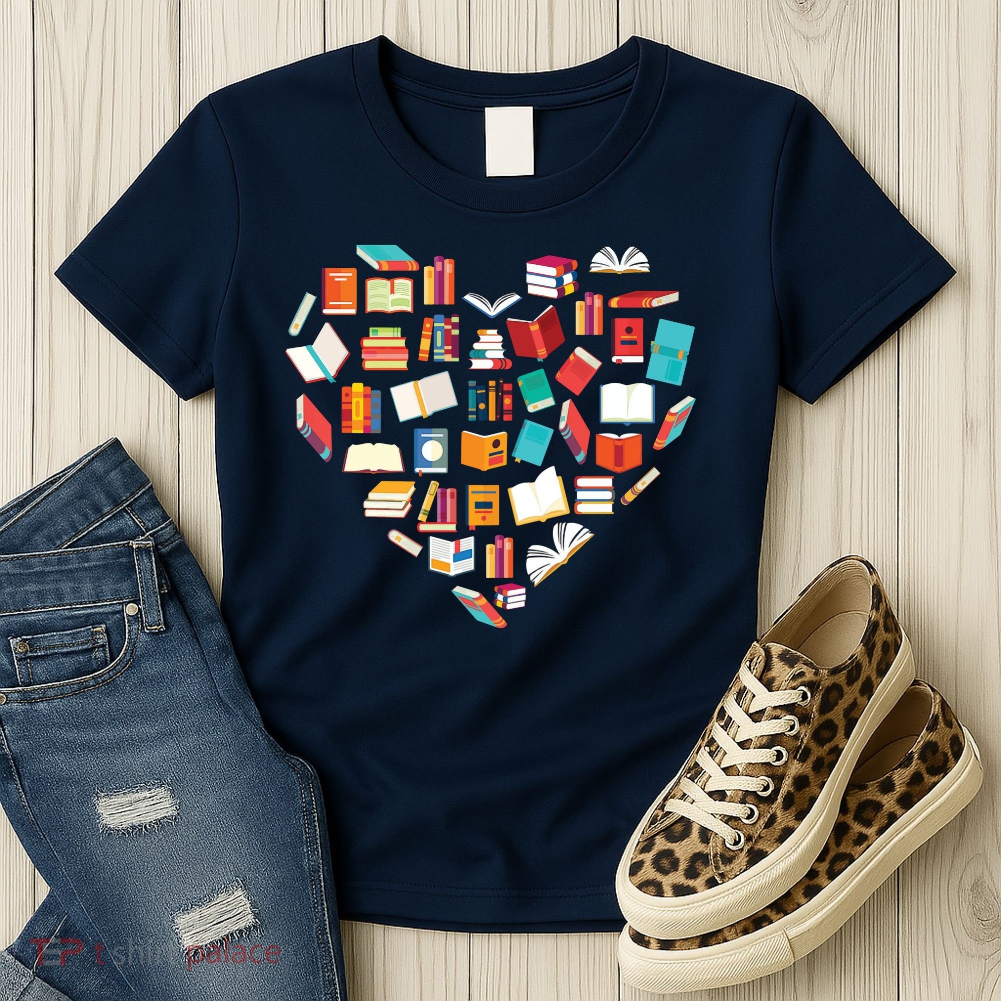 Book Lover Heart Shape Reading Club Librarian Bookworm Women's T-Shirt