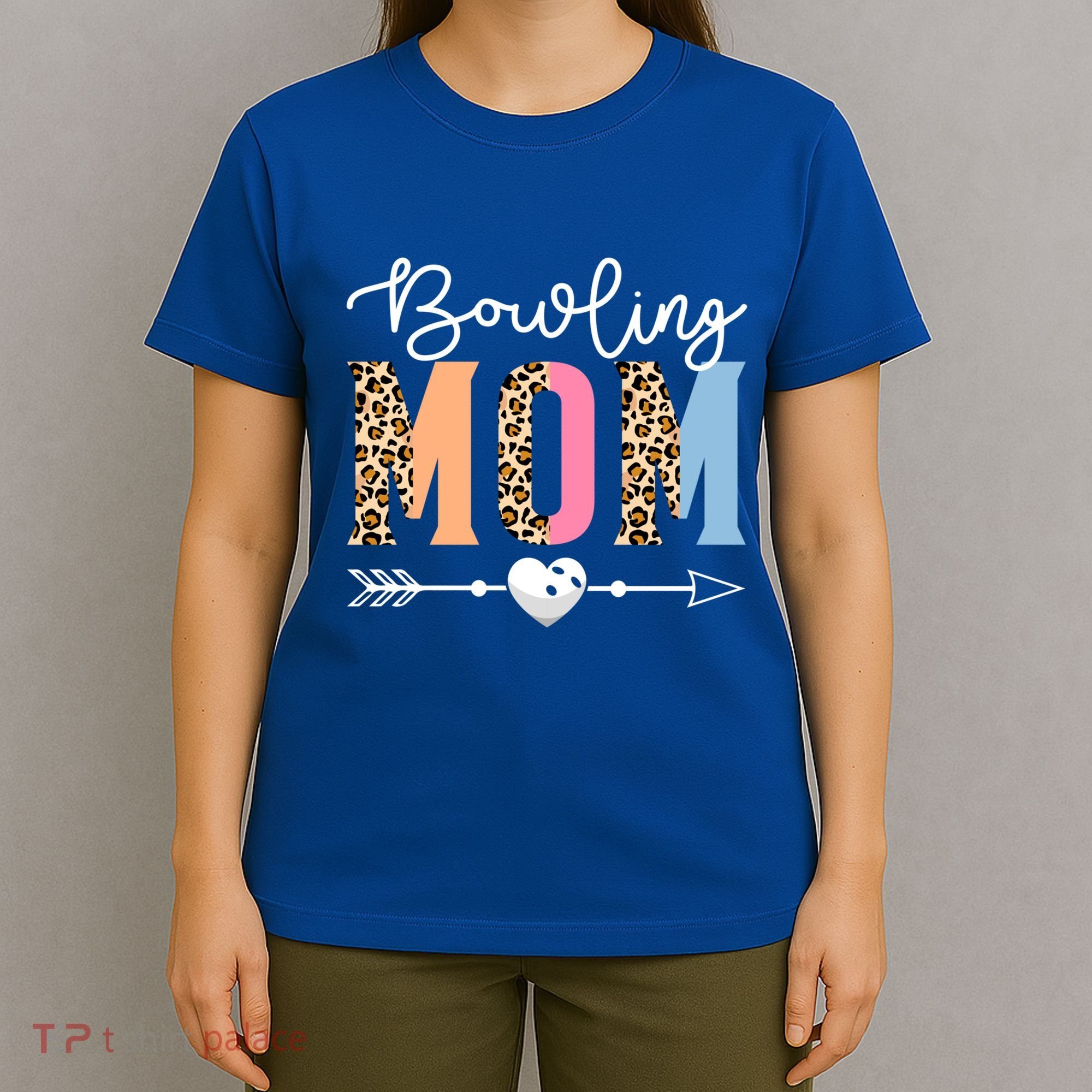 Bowling Mom Cute Bowling Game Mother's Day Leopard Gift T-Shirt