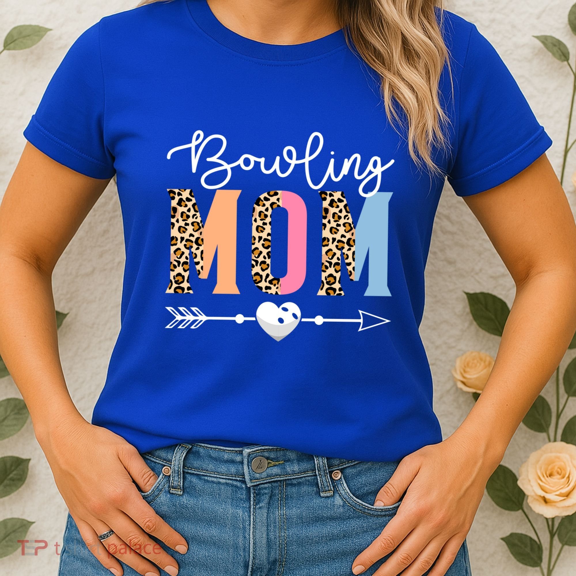 Bowling Mom Cute Bowling Game Mother's Day Leopard Gift Women's T-Shirt