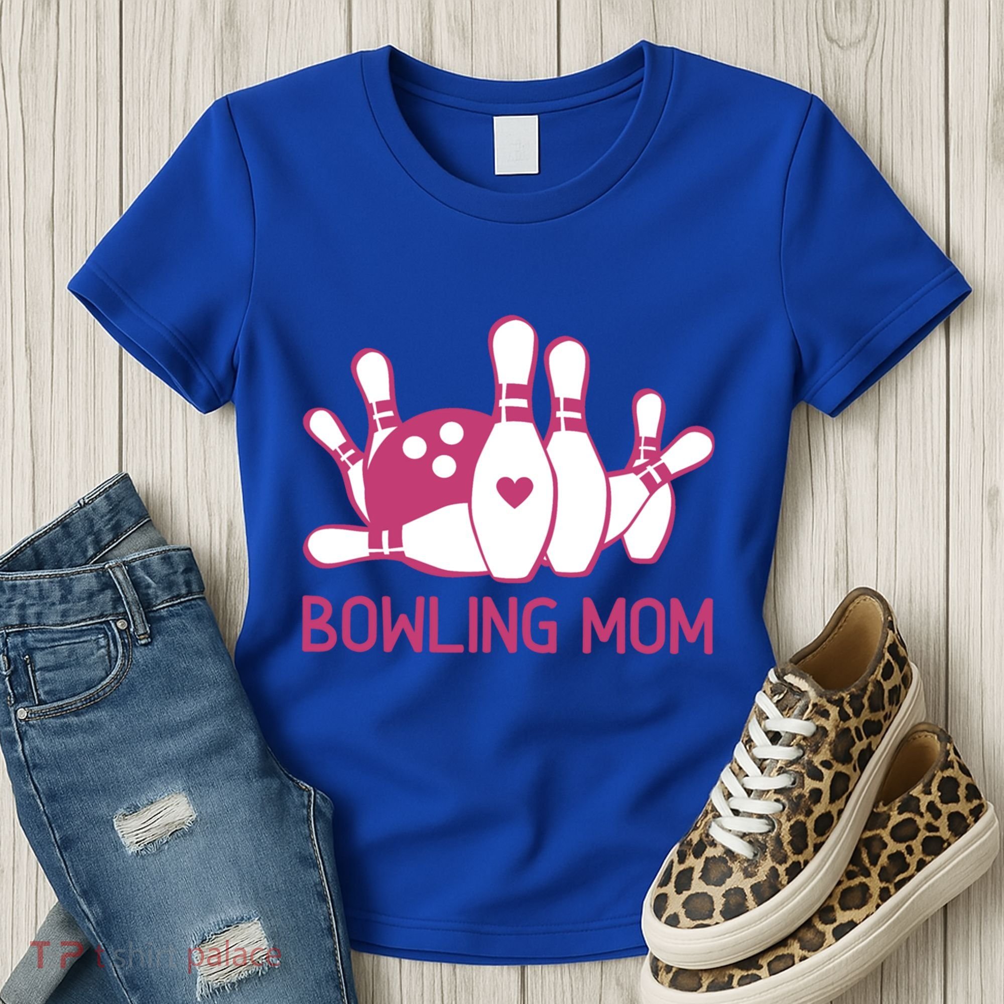 Bowling Mom Funny Gift For Bowlers Bowling Ball Gift Bowl Gift Women's T-Shirt