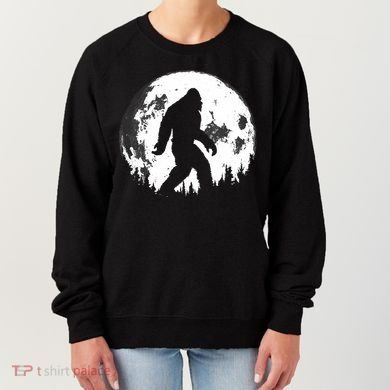 Bigfoot Night Stroll! Cool Full Moon Night & Trees Sasquatch Women's Sweatshirt