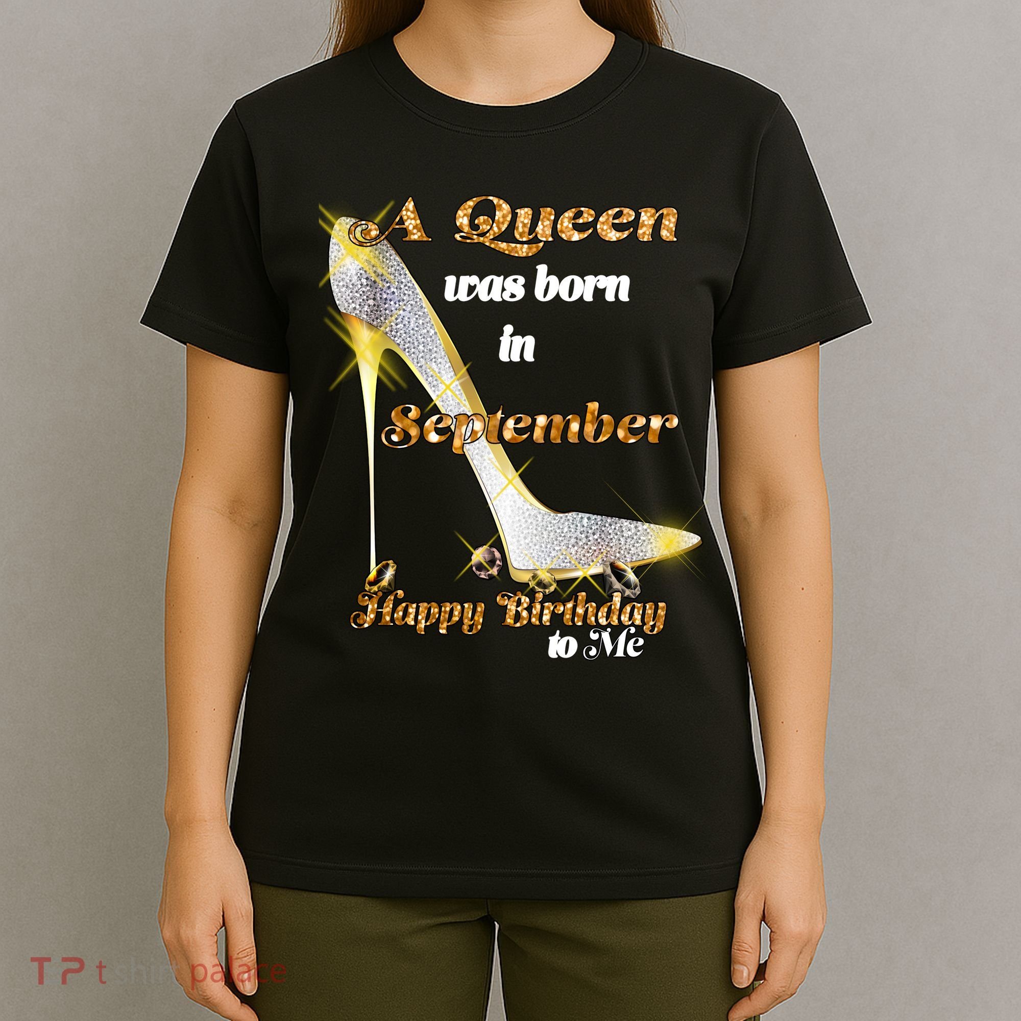 Born In August Birthday Queen T-Shirt
