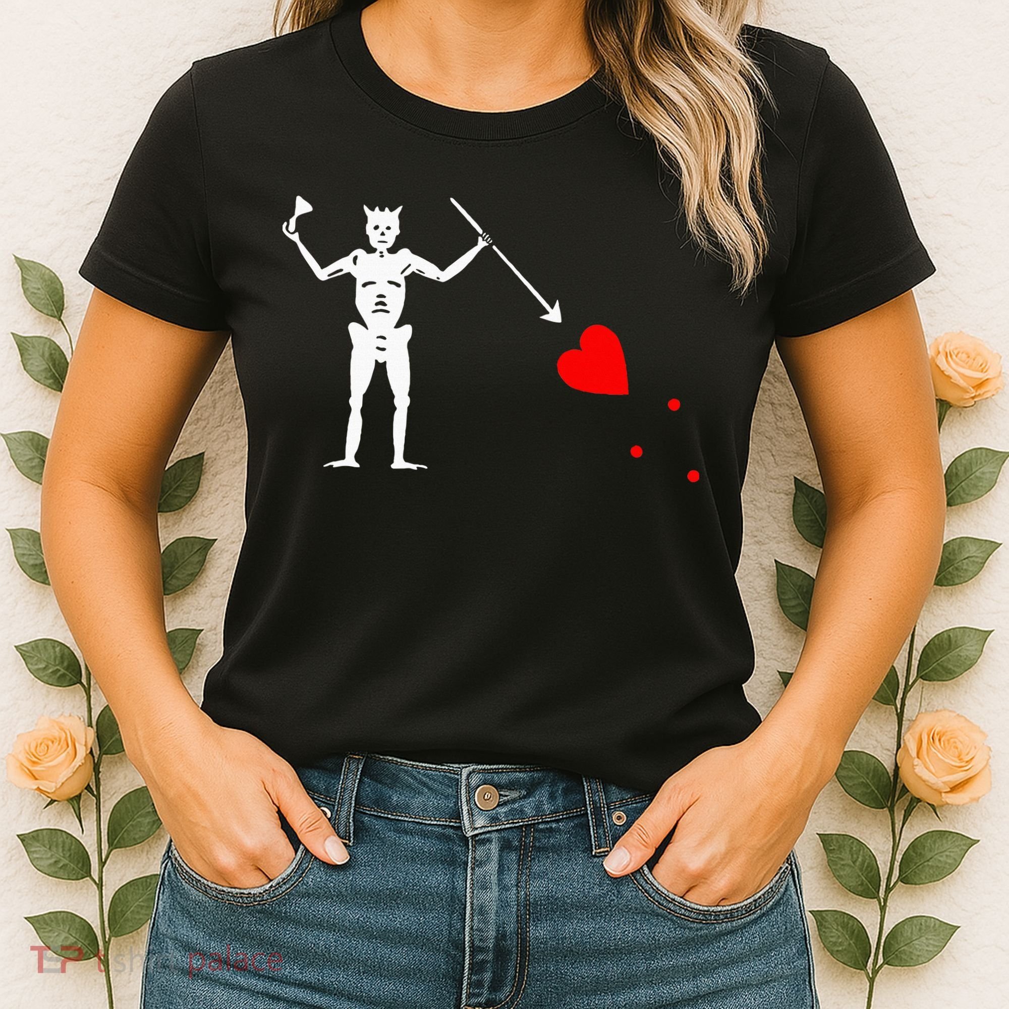 Blackbeard Pirate Flag Jolly Roger Skeleton Women's T-Shirt