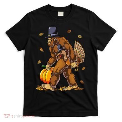 Bigfoot Pilgrim Turkey Pumpkin Thanksgiving Day T-Shirt