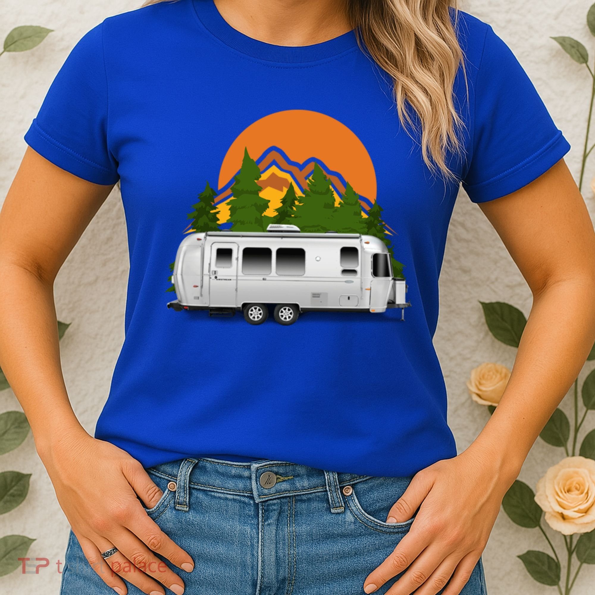 Beautiful Retro Airstream Camping Trailer Tee Dults Gift Women's T-Shirt